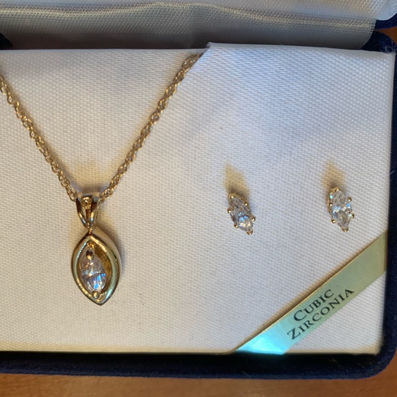 Jojak Vintage Marquis CZ Necklace & Earrings Set, NWT in original velvet box - Picture 4 of 4